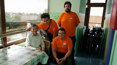 Mladi HNS-a Varaždin volontirali u Domu za starije i nemoćne