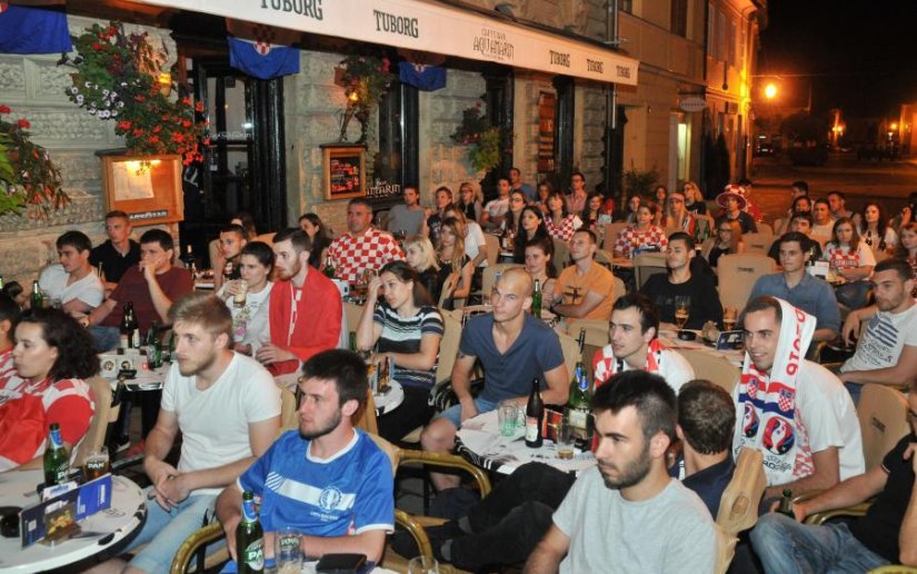 FOTO: Pogledajte kako se u Varaždinu jučer navijalo za Vatrene