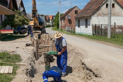 FOTO: Nastavljeni radovi na infrastrukturi u Svibovcu Podravskom