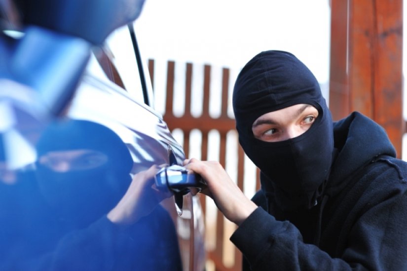 Iz trgovine u G. Knegincu ukradeni artikli, ali i auto