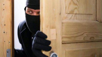 Nepoznati lopovi opljačkali kuću u Varaždinu i vikendicu u Trnovcu