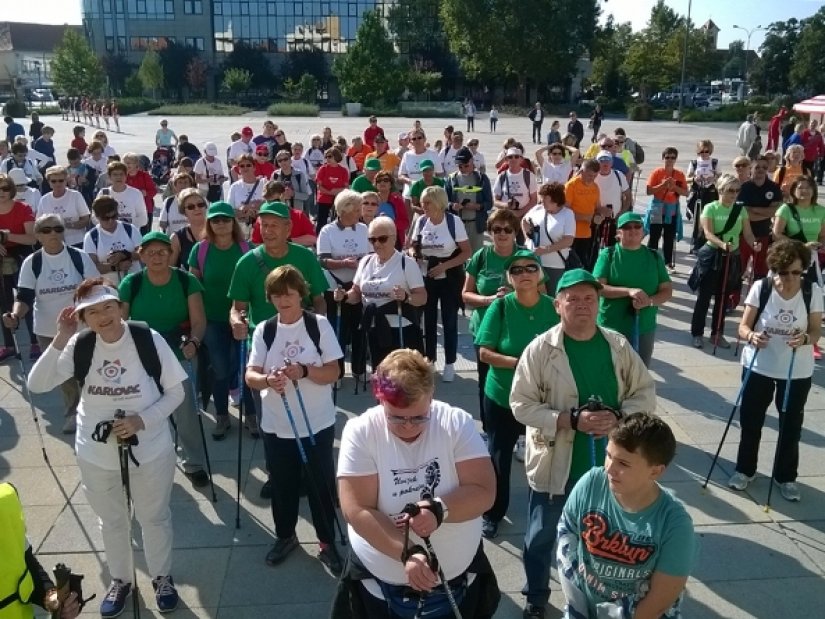 Dvjestotinjak sudionika na 1. Varaždinskom festivalu nordijskog hodanja i pješačenja