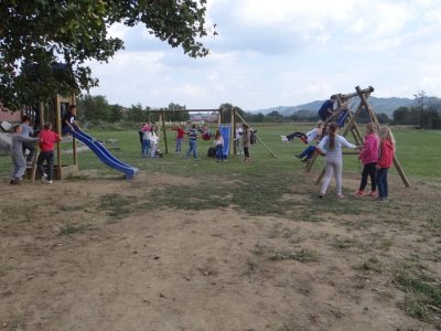 FOTO Otvoreno dječje igralište u dvorištu topličke osnovne škole