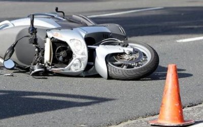 U prometnim nesrećama ozlijeđeni vozač kamiona i pijani mopedist