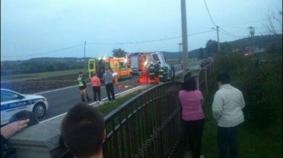 Jedna osoba ozlijeđena u prevrtanju vozila u Breznici