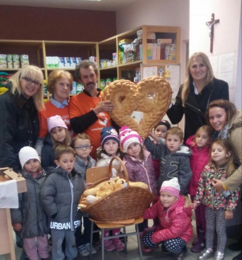 Mališani iz vrtića u Kozarčevoj prigodno obilježili Dane kruha