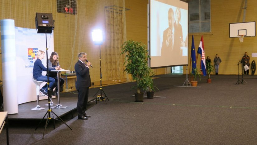 U Centrima izvrsnosti će s 839 učenika osnovnih i srednjih škola raditi 115 mentora