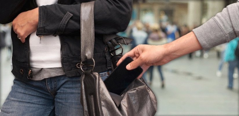 Iz torbice 30-godišnjakinje i 59-godišnjakinje ukraden novac i mobiteli