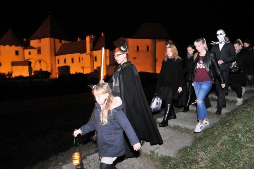 Tura "Tragom varaždinskih coprnica" sinoć je održana po prvi puta u Varaždinu