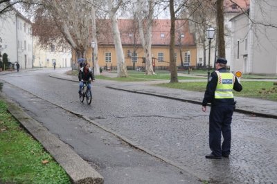 Oprezno, policajci sutra provode akciju &quot;Pješaci i biciklisti&quot;