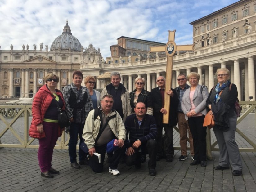 FOTO: Vinički hodočasnici u Rimu, susreli se s novim kardinalom Blažom Čupićem