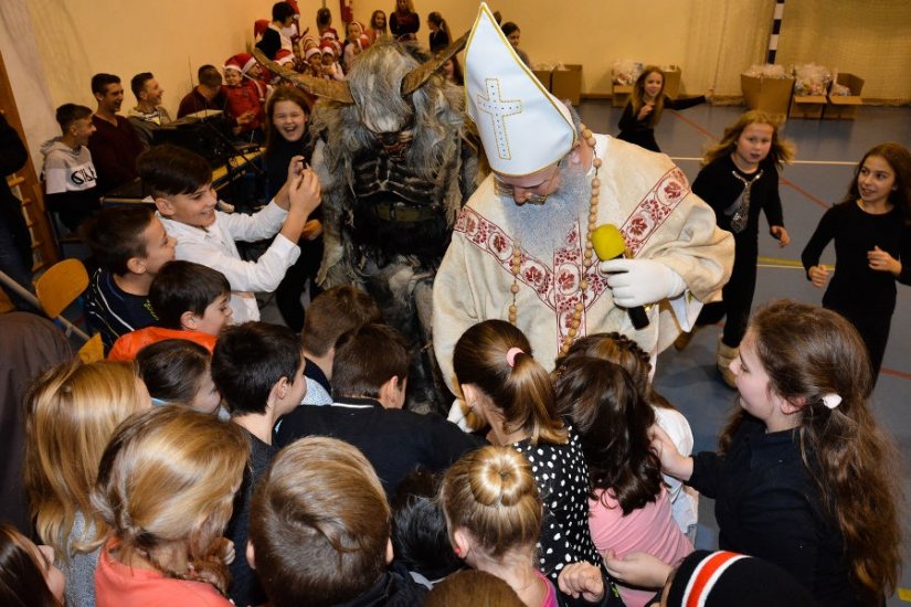 FOTO Općina Trnovec B. u Šemovcu nastavila tradiciju darivanja najmlađih