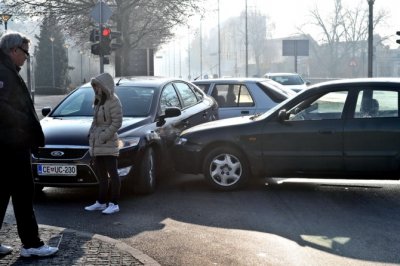 FOTO Na Kapucinskom trgu sudar dva automobila, srećom nema ozlijeđenih