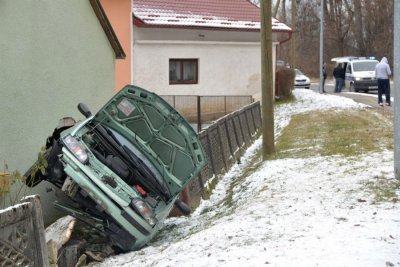 FOTO Vozilom se zabila u zid obiteljske kuće u Bombellesovoj