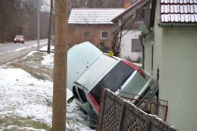 Neprilagođena brzina uzrok jučerašnje nesreće u Bombellesovoj ul.