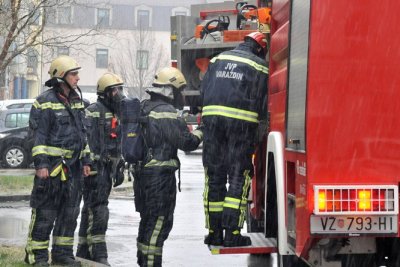 Članovi JVP-a gasili požar trafostanice u Fabijanskoj ul.