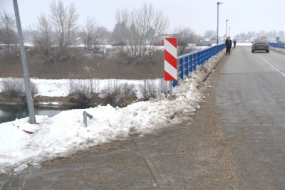 FOTO Kombi vozilo sletjelo u kanal kod Svibovca Podravskog, traje potraga za vozačem