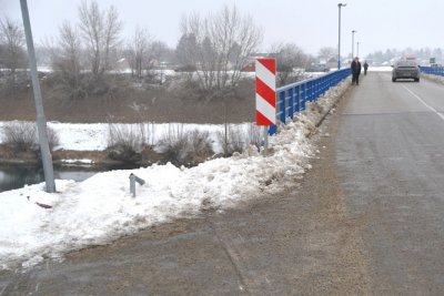 Zbog nesreće u S. Podravskom policija će građane učiti kako izaći iz vozila koje tone