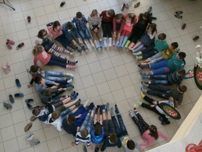 Osnovnoškolci iz Vinice obilježili Dan šarenih čarapa