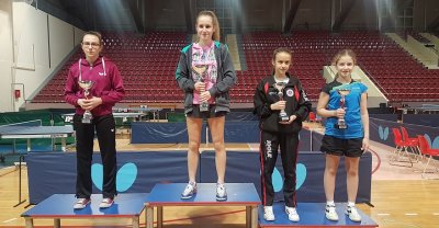 Ivona Štriga (lijevo) na pobjedničkom postolju Mastersa u Puli