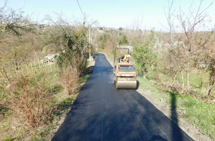 Započelo asfaltiranje odvojka &quot;Dva lava&quot; na Banjšćini