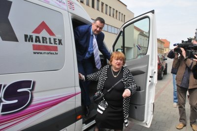 FOTO Nakon vožnje busekom, Mrak Taritaš dala podršku Kišiću