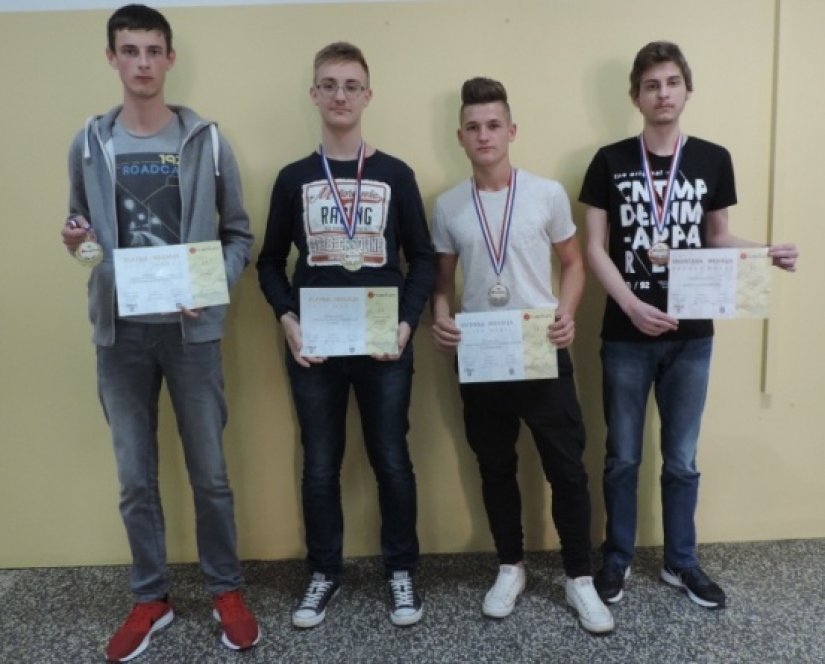 Učenici Elektrostrojarske škole vratili se sa četiri medalje sa sajma inovacija