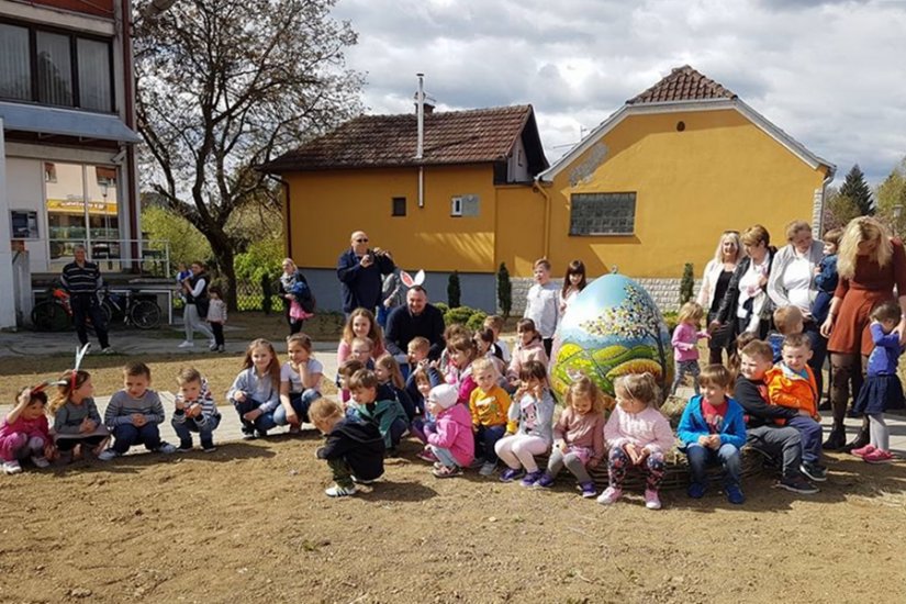FOTO: Pisanice novomarofskih slikara i slikara Hlebinske škole