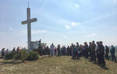 FOTO: Stotinjak sudionika na tradicionalnom Križnom putu kroz župu Visoko