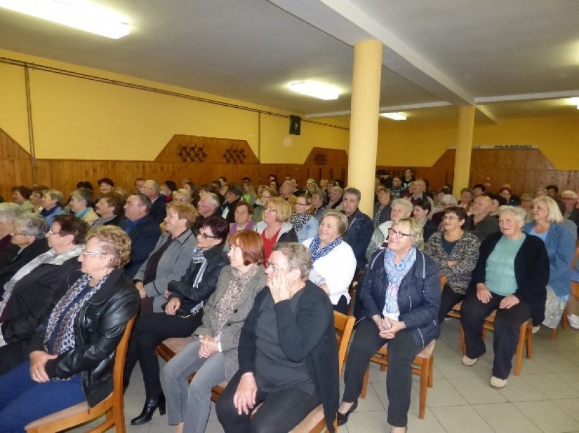 FOTO Dramski amateri jučer dobro nasmijali Cestičane