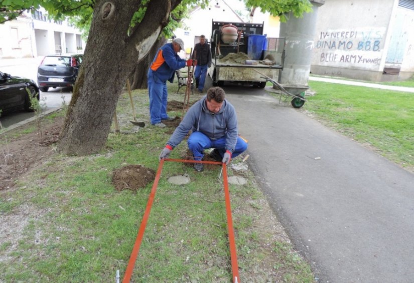 U ivanečki Mali park stižu nove klupe i koševi za smeće
