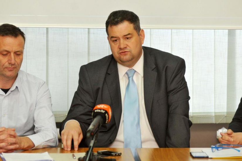 Kišić: Čehok je nervozan zbog milijunskih optužnica pa me napada, a Mladenović laže