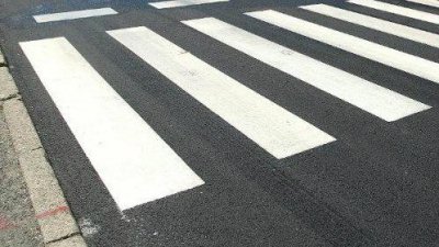 Vozač (75) u Ivancu naletio na pješakinju na zebri