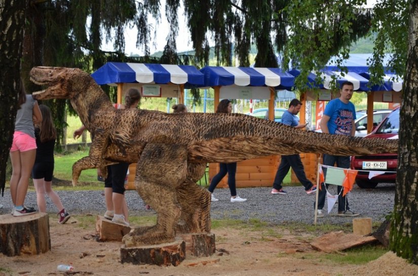 Jedinstveni Festival kiparenja motornom pilom i ove godine u Salinovcu