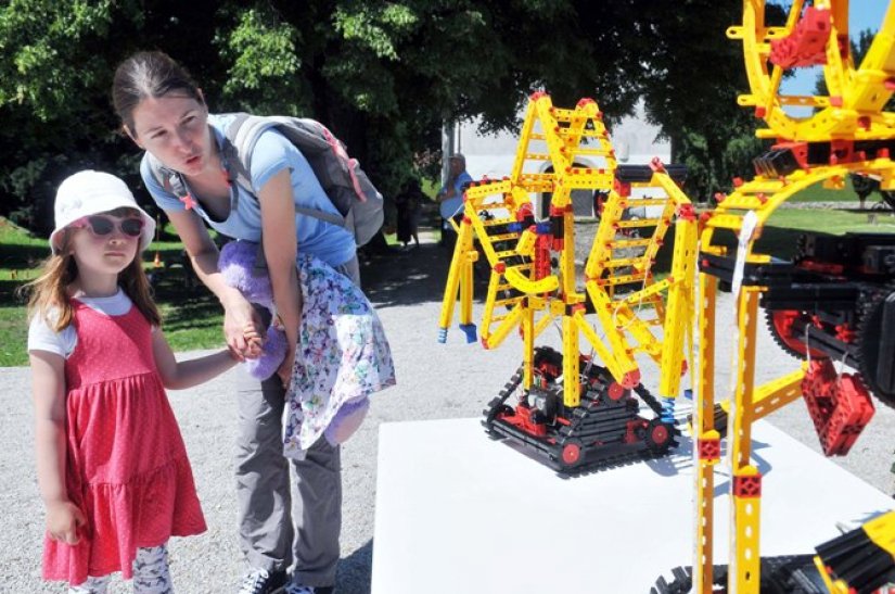 FOTO Dan tehničke kulture: Stari grad &quot;okupirali&quot; zmajevi, rakete, roboti...