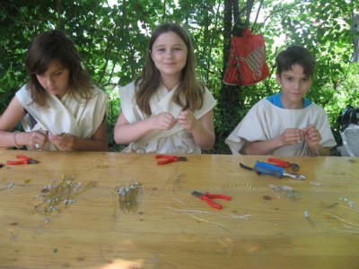 Toplički učenici izrađivali antički nakit na 10. izdanju Aquafesta