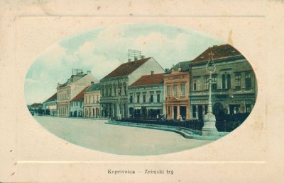  Razglednica iz 1914. g. prikazuje asfaltiran Zrinski trg sa središnjom gradskom rundelom s plinskim svjetiljkama 