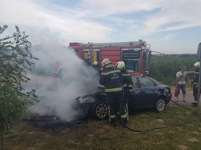 Na Aquacityju se zbog kvara ventilatora zapalio auto