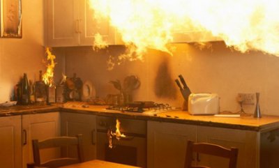 U kući u Ivancu izbio požar zbog zapaljenog ulja u tavi