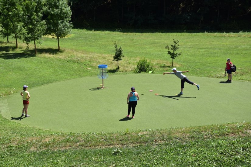 DISC GOLF Sport koji privlači sve više turista iz bogatih zapadnih zemalja u naše krajeve