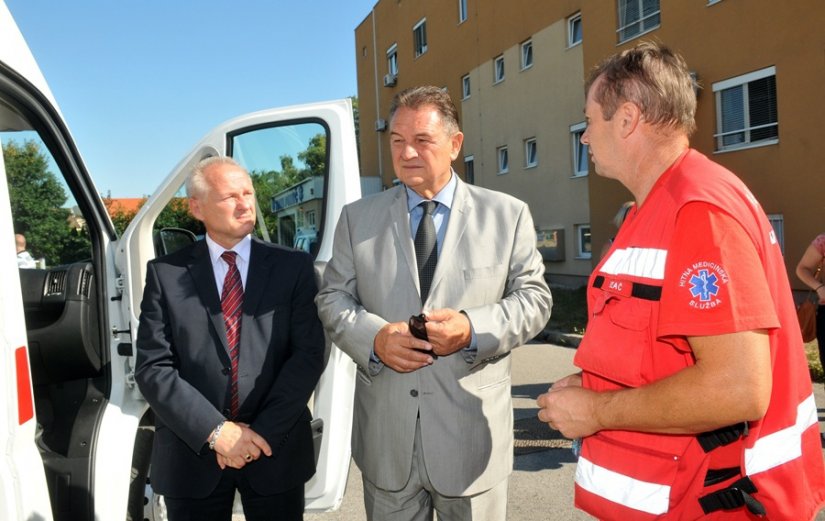 Zavod za hitnu medicinu dobio četiri nova sanitetska vozila