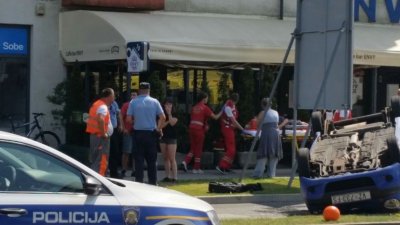 FOTO Ponovno nesreća na križanju Filićeve i Krležine ulice, ozlijeđena jedna osoba