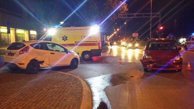 FOTO: U nesreći na Kapucinskom trgu sinoć ozlijeđena vozačica