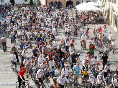 Biciklisti su najvećim prosvjedom ikad u Varaždinu, rekli što misle o zabrani bicikliranja u gradu