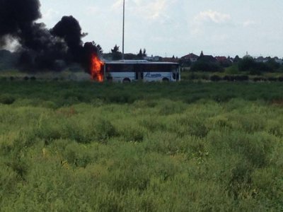 Autobus AP-a izgorio zbog kvara na klima uređaju