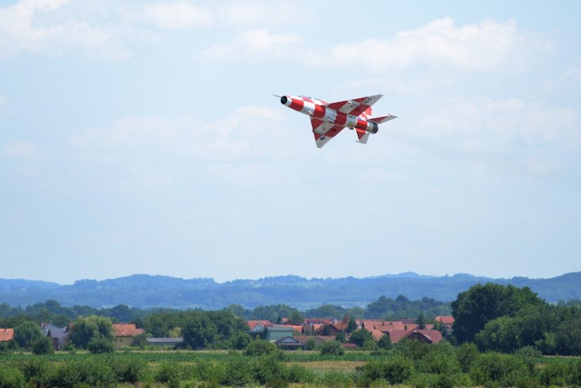 Prelet MIG-ova najavljuje početak 27. varaždinskog aeropiknika