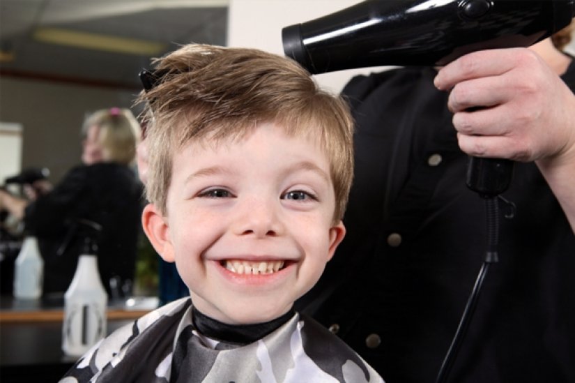 U osam frizerskih salona u županiji do 4. rujna besplatno možete ošišati svoje prvašiće