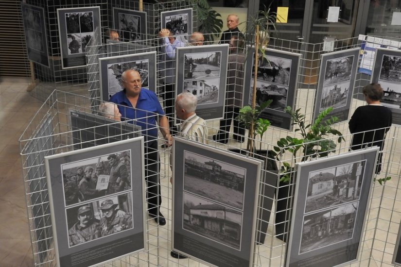 Novi Marof: Otvorena izložba &quot;Mladen Genc – ratni fotozapisi&quot;