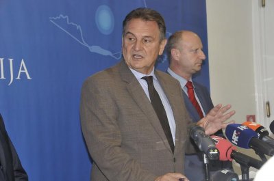 Čačićev projekt brze pruge nestao iz prometne strategije, čeka li nas kriza vlasti?