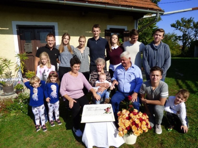 Dragica Kolar iz Križanča uz ples i pjesmu proslavila 90. rođendan